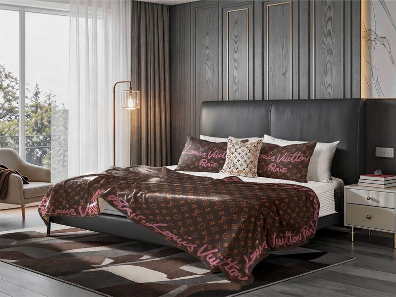 LV blanket 145X145-180cm Cushion30X50cm 45X45cm 071010
