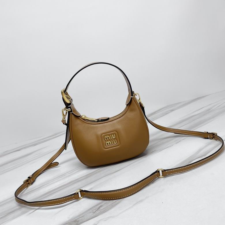 5B084 17X15.5X5.5cm H 4colour