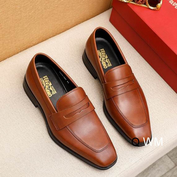 Ferragamo sz39-45 WM0702