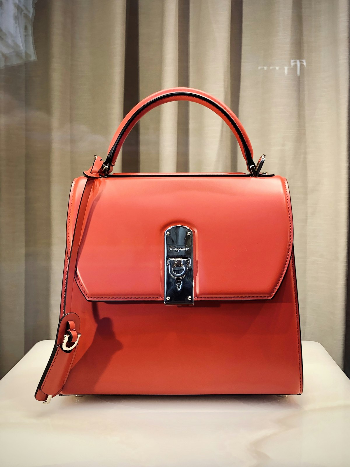 Chanel Classic Flap Bag: Diamond Quilt Alignment, 24K Vintage Gold Hardware & Caviar Grain Breakdown